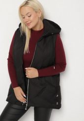 Czarna Przejściowa Kamizelka z Pikowanymi Przeszyciami i Kapturem Fesolira. Czarne kamizelki damskie Born2be, plus size, z jeansu. Za 139.99 zł.