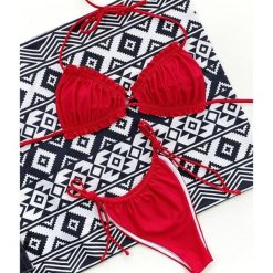 Bikini wiązane na szyi z regulacją na plażę i basen Greti. Zielone bikini damskie Intica, bez wzorów. W wyprzedaży za 139.00 zł.