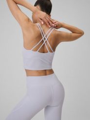 4F Crop-top do jogi szybkoschnący damski - fioletowy S. Fioletowe topy damskie 4f, s, bez wzorów, ze skóry, bez kołnierzyka. Za 119.99 zł.