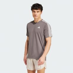 Koszulka Own the Run 3-Stripes. Brązowe t-shirty sportowe męskie Adidas, m, bez ramiączek, do biegania. Za 199.00 zł.