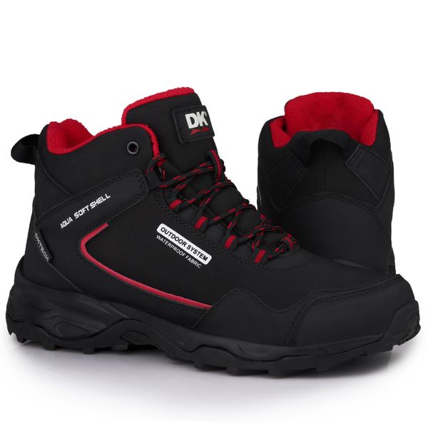 Buty męskie ocieplane wysokie sportowe DK SAURON. Czarne buty sportowe na co dzień męskie DK, na zimę, bez zapięcia, trekkingowe. W wyprzedaży za 219.00 zł.