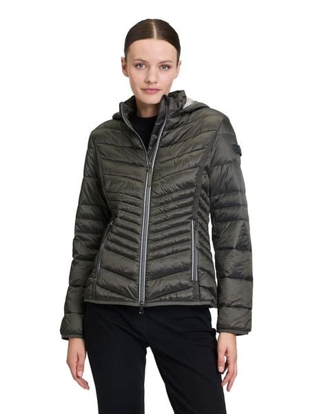 Betty Barclay Kurtka pikowana w kolorze khaki rozmiar: 38. Brązowe kurtki damskie Betty Barclay, bez wzorów, bez kaptura. Za 179.22 zł.