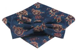 Mucha Męska z Poszetką - Alties - Ciemnoniebieska w Róże. Niebieskie krawaty i muchy męskie Alties, bez wzorów, eleganckie. Za 54.00 zł.