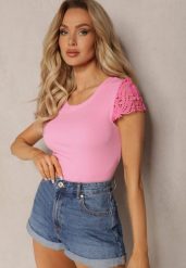 Różowy Prążkowany Top z Koronkowymi Aplikacjami Velsia. Czerwone topy damskie Renee, l, z aplikacjami, z koronki, bez kołnierzyka. Za 39.99 zł.