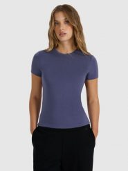4F T-shirt z prążkowanej dzianiny z modalem damski - granatowy S. Niebieskie t-shirty damskie 4f, s, bez wzorów, z dzianiny, bez kołnierzyka. W wyprzedaży za 69.99 zł.