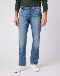 MĘSKIE SPODNIE JEANSOWE WRANGLER GREENSBORO STONE EROSION W15QSF667 112141198. Spodnie materiałowe męskie Wrangler, bez wzorów, z jeansu. Za 239.99 zł.