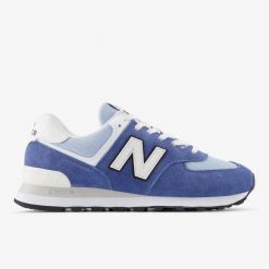 Buty klasyczne unisex New Balance 574 Lifestyle (U5747JD). Białe buty trekkingowe męskie New Balance, z materiału, bez zapięcia, trekkingowe, New Balance 574. Za 429.00 zł.