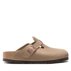 Klapki Birkenstock. Brązowe klapki damskie Birkenstock, bez wzorów, bez obcasa. Za 549.99 zł.