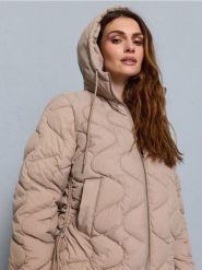 Pikowana kurtka puffer z kapturem i ściągaczami - beżowy. Brązowe kurtki damskie Sinsay, l, bez wzorów, z kapturem. Za 69.99 zł.