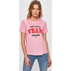 Vero Moda - Top. Żółte topy damskie Vero Moda, l, bez wzorów, z bawełny, bez kołnierzyka. W wyprzedaży za 29.90 zł.