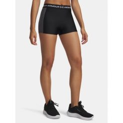 Spodenki Under Armour HeatGear Rib Shorty. Czarne szorty damskie Under Armour, bez wzorów. Za 73.99 zł.