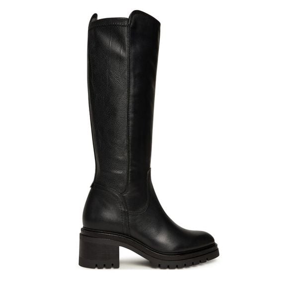 Kozaki Tamaris. Czarne kozaki damskie Tamaris, bez obcasa, na słupku. Za 559.99 zł.