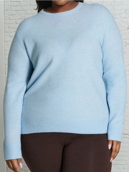 Sweter basic z domieszką wełny - niebieski. Niebieskie swetry klasyczne damskie Sinsay, xl, z wełny, bez kołnierzyka. Za 49.99 zł.