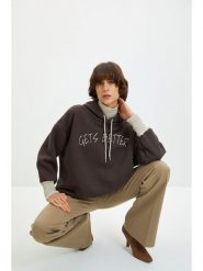 Trendyol Bluza w kolorze brązowym rozmiar: L. Brązowe bluzy z kapturem damskie Trendyol, l. Za 78.99 zł.