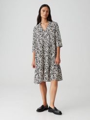 OPUS Sukienka w kolorze czarnym rozmiar: 34. Czarne sukienki damskie Opus, na co dzień, bez wzorów, z wiskozy, bez kołnierzyka, bez ramiączek, midi, proste. Za 108.74 zł.