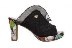 Klapki Laura Vita Hicao 725 Noir 202041, Czarny, Skóra naturalna - 39. Czarne klapki damskie Laura Vita, bez wzorów, z gumy, bez obcasa, na platformie. W wyprzedaży za 206.10 zł.