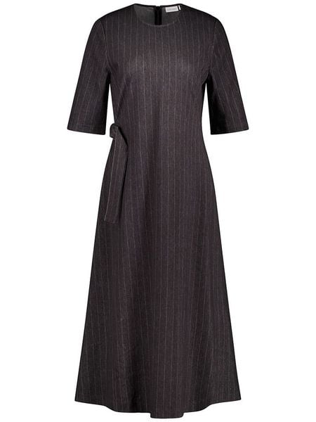 Gerry Weber Sukienka w kolorze czarnym rozmiar: 46. Czarne sukienki damskie Gerry Weber, bez wzorów, bez kołnierzyka, bez ramiączek, maxi. Za 240.99 zł.
