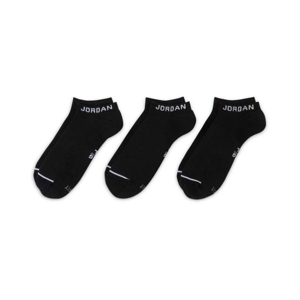 Skarpety męskie nike air jordan jumpman no-show socks 3 pary. Czarne skarpetki męskie Jordan, bez wzorów. Za 69.00 zł.