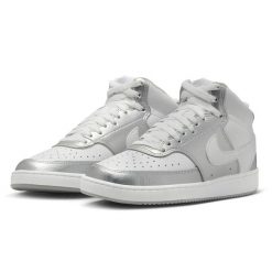 Buty Sportowe Damskie Nike WMNS Court Vision Mid. Białe buty sportowe na co dzień damskie Nike, bez wzorów, trekkingowe, nike court. Za 369.99 zł.