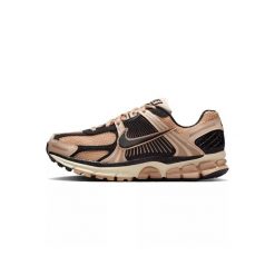 Buty biegowe Nike Zoom Vomero 5 Beżowy/Brazowy. Brązowe obuwie do biegania damskie Nike, nike zoom. Za 592.55 zł.