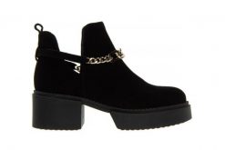 Botki Bayla-159 4468 003-P Czarny Welur 159076, Skóra naturalna - 39. Czarne botki damskie Bayla, z gumy, bez obcasa, na platformie, bez zapięcia. W wyprzedaży za 224.10 zł.