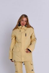Kurtka narciarska i snowboardowa Yeh Girl - Desert Sand. Brązowe kurtki narciarskie i snowboardowe damskie OOSC, s, bez wzorów, z materiału, z kapturem, narciarskie. Za 1,710.99 zł.