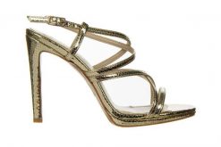 Sandały Bayla-187 589-1127 Gold 187130, Złoty, Skóra ekologiczna - 38. Żółte sandały damskie Bayla, bez wzorów, z lakierowanej skóry, bez obcasa, na platformie. W wyprzedaży za 152.10 zł.