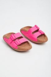 Klapki damskie B-IT BALMAIN. Klapki damskie Balmain, bez wzorów, bez obcasa. W wyprzedaży za 2,033.85 zł.