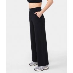 Spodnie wiskozowe Carpatree Cozy Leisure czarne. Czarne spodnie dresowe damskie Carpatree, s, bez wzorów, z dzianiny. W wyprzedaży za 199.99 zł.