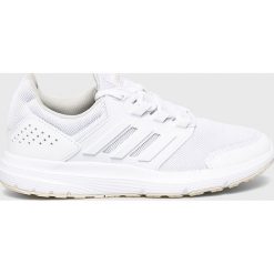 Adidas - Buty Galaxy 4. Białe buty sportowe na co dzień damskie Adidas, bez wzorów, z gumy. Za 199.90 zł.