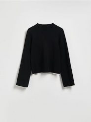 Sweter z kontrastową lamówką - czarny. Czarne swetry klasyczne damskie Reserved, l, z dzianiny, bez kołnierzyka. Za 119.99 zł.