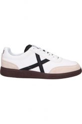 Tenisówki Munich Model Rumba Kolor Biały. Białe trampki i tenisówki męskie munich, bez wzorów, z materiału, bez zapięcia. Za 375.40 zł.