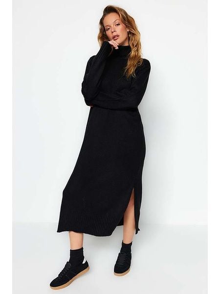 Trendyol Sukienka w kolorze czarnym rozmiar: S. Czarne sukienki damskie Trendyol, s, bez wzorów, bez kołnierzyka, bez ramiączek, maxi. Za 56.93 zł.