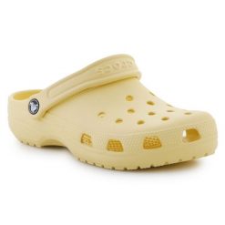Klapki Crocs Classic 10001-78R żółte. Żółte klapki damskie bez wzorów, bez obcasa. Za 345.55 zł.