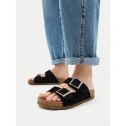 Klapki G-Star. Czarne klapki damskie G-Star, bez wzorów, bez obcasa. Za 179.99 zł.