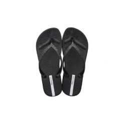 Japonki damskie Ipanema Mesh Chic Plat. Czarne klapki damskie Ipanema, bez wzorów, z gumy, bez obcasa. Za 159.99 zł.