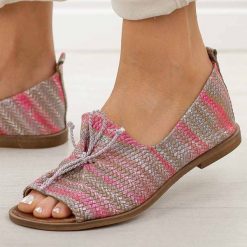 Multi róż n02 skórzane Polskie sandały damskie z zakrytą piętą Deoni D488. Czerwone sandały damskie Deoni, bez wzorów, ze skóry, bez obcasa. Za 419.00 zł.