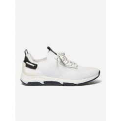 Buty z recyklingu dla kobiet TBS Confort. Białe buty sportowe na co dzień damskie Tbs, bez wzorów. W wyprzedaży za 397.05 zł.
