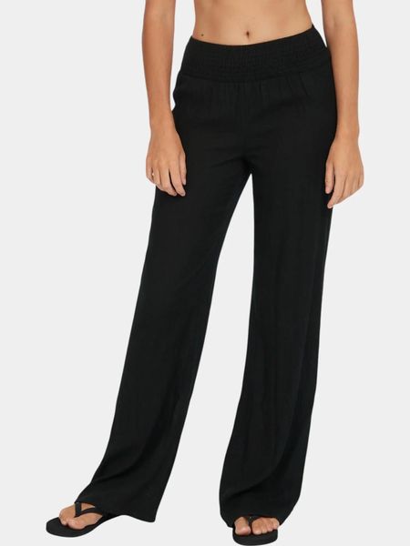 Spodnie damskie O'Neill Johnny Smocked Waist. Czarne spodnie materiałowe damskie O'neill, bez wzorów, z materiału. Za 299.00 zł.