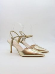 Bellucci Czółenka w kolorze złotym z paskiem rozmiar: 36. Żółte czółenka damskie Bellucci, bez wzorów, bez obcasa, na szpilce. Za 117.99 zł.