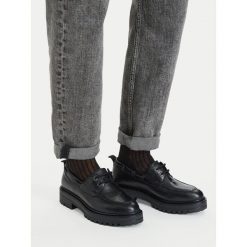 Półbuty G-Star Raw. Czarne półbuty damskie G-Star Raw, bez wzorów, retro, bez obcasa, na płaskiej podeszwie. Za 329.99 zł.