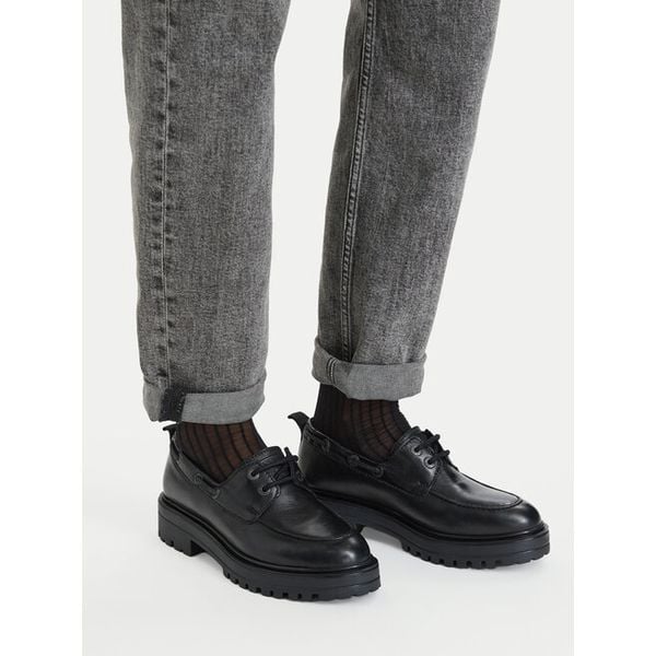 Półbuty G-Star Raw. Czarne półbuty damskie G-Star Raw, bez wzorów, retro, bez obcasa, na płaskiej podeszwie. Za 329.99 zł.