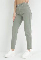 Zielone Jeansy Mom Fit z Wysokim Stanem Marzia. Zielone jeansy damskie Born2be, z podwyższonym stanem. Za 59.99 zł.