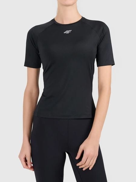4F Koszulka sportowa w kolorze czarnym rozmiar: XS. Czarne bluzki sportowe damskie 4f, xs, z materiału, bez kołnierzyka, bez ramiączek. Za 78.95 zł.