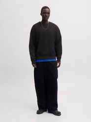 Jack & Jones Bluza w kolorze czarnym rozmiar: M. Czarne bluzy bez kaptura męskie Jack & Jones, m. Za 139.95 zł.