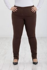 Brązowe spodnie Nilda z prostą nogawką wysoki stan PLUS SIZE XXL. Brązowe spodnie materiałowe damskie Nasi partnerzy, bez wzorów, z elastanu, biznesowe, z podwyższonym stanem, plus size. Za 159.90 zł.
