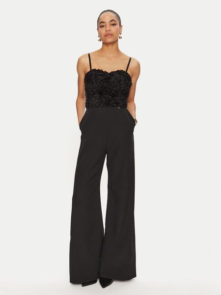 Rinascimento Kombinezon CFC0121146003 Czarny Slim Fit. Czarne kombinezony damskie RINASCIMENTO, xl, bez wzorów, z syntetyku, bez kołnierzyka, bez ramiączek. Za 409.99 zł.