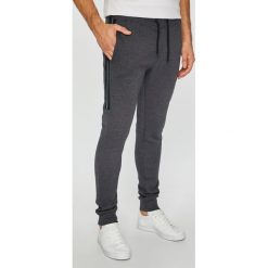 Blend - Spodnie. Zielone spodnie materiałowe męskie Blend, bez wzorów, z bawełny, casualowe. W wyprzedaży za 119.90 zł.