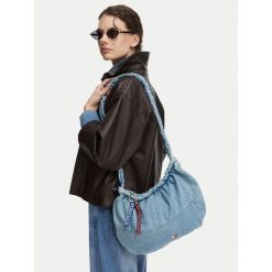 Torebka Tommy Hilfiger. Czerwone torebki klasyczne damskie Tommy Hilfiger, bez wzorów, bez dodatków. Za 449.99 zł.