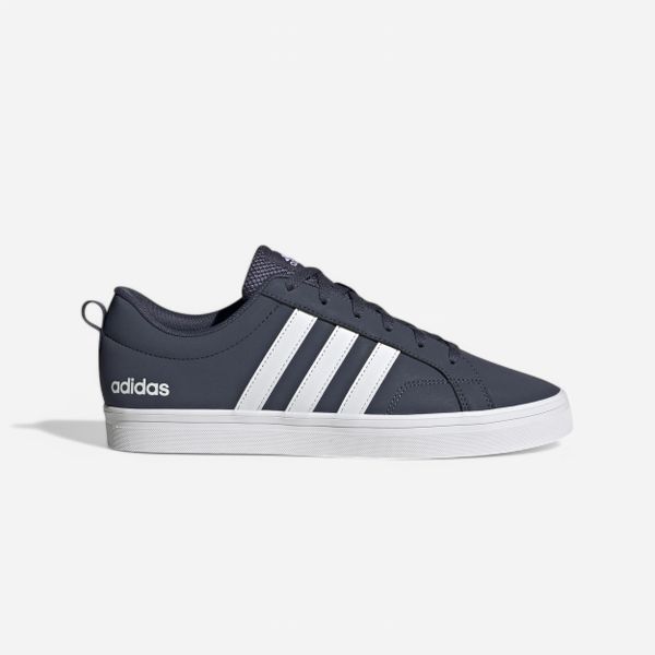 Buty do chodzenia męskie ADIDAS VS Pace. Białe buty sportowe na co dzień męskie Adidas, z gumy, bez zapięcia, trekkingowe. Za 169.99 zł.
